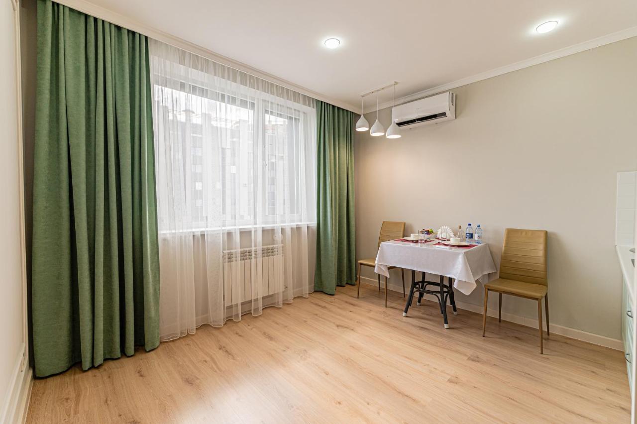 Золотой Квадрат Астаны Apartment Astana Luaran gambar